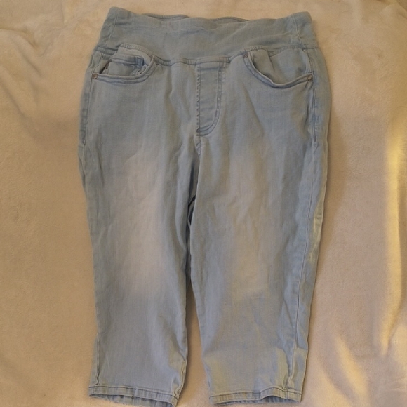 Belle by Kim Gravel Pants - Belle by Kim Gravel Light Denim Capris